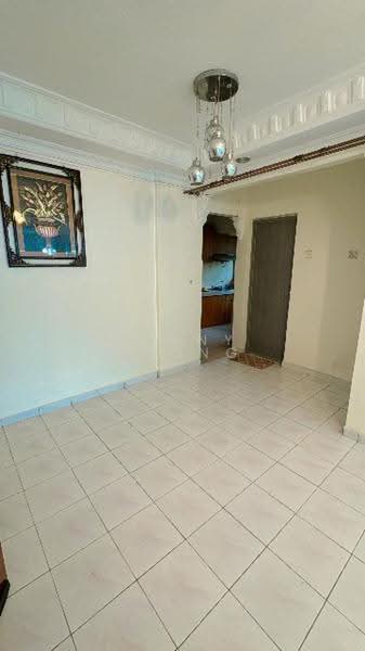 Pangsapuri untuk Dijual di saujana apartment - Kenny Chong - Living Room - PropertyGuru.com.my