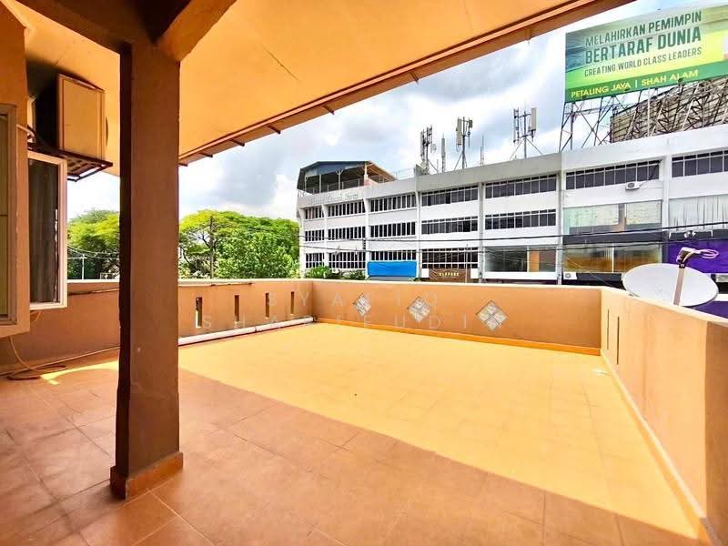 Terraced House for Sale in Taman Batu Tiga (Shah Alam) - Syafiq Sharifudin - Balcony - PropertyGuru.com.my