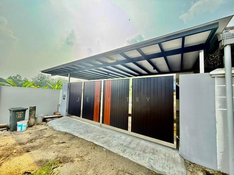 1-storey Terraced House for Sale in Taman Universiti (Sri Gading) - Jesy Tey - Exterior - PropertyGuru.com.my