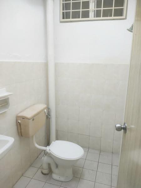 Pangsapuri untuk Disewa di Kiambang Apartment - Stanley Ooi - Bathroom - PropertyGuru.com.my