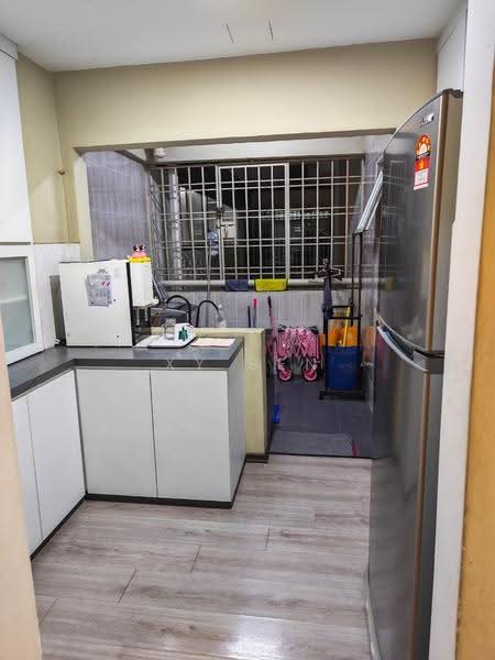 Pangsapuri untuk Disewa di Permas Ville Apartment - XY Sen - Kitchen - PropertyGuru.com.my