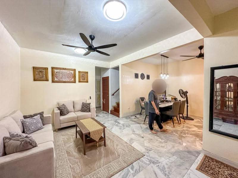 2-storey Terraced House for Sale in Shah Alam (Selangor) - Fauran Nawawi - Living Room - PropertyGuru.com.my