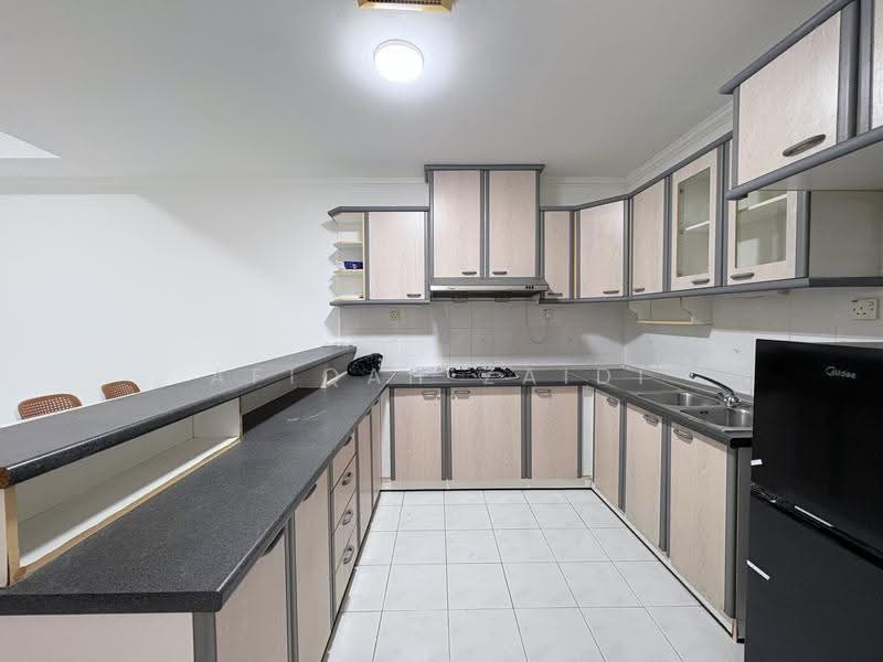 Rumah Bandar untuk Dijual di Country Heights (Kajang) - Afiqah zaidi - Kitchen - PropertyGuru.com.my