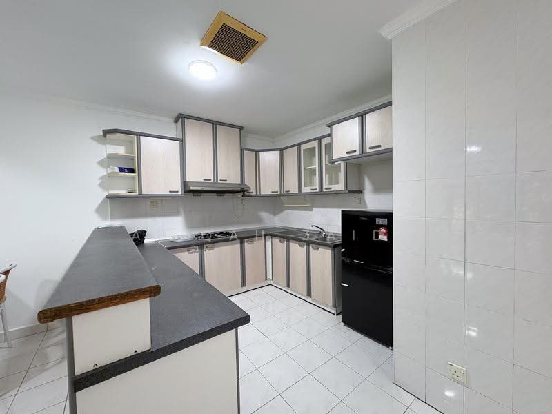 Rumah Bandar untuk Dijual di Country Heights (Kajang) - Afiqah zaidi - Kitchen - PropertyGuru.com.my