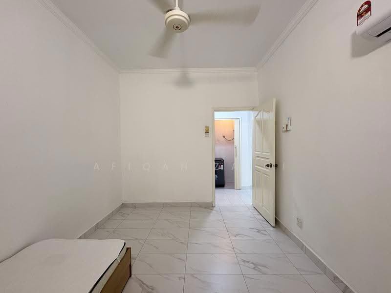 Rumah Bandar untuk Dijual di Country Heights (Kajang) - Afiqah zaidi - Bedroom - PropertyGuru.com.my