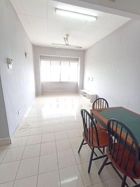 Pangsapuri untuk Dijual di Sri Kejora - SITI KHAIRIYAH JAAFAR - Living Room - PropertyGuru.com.my