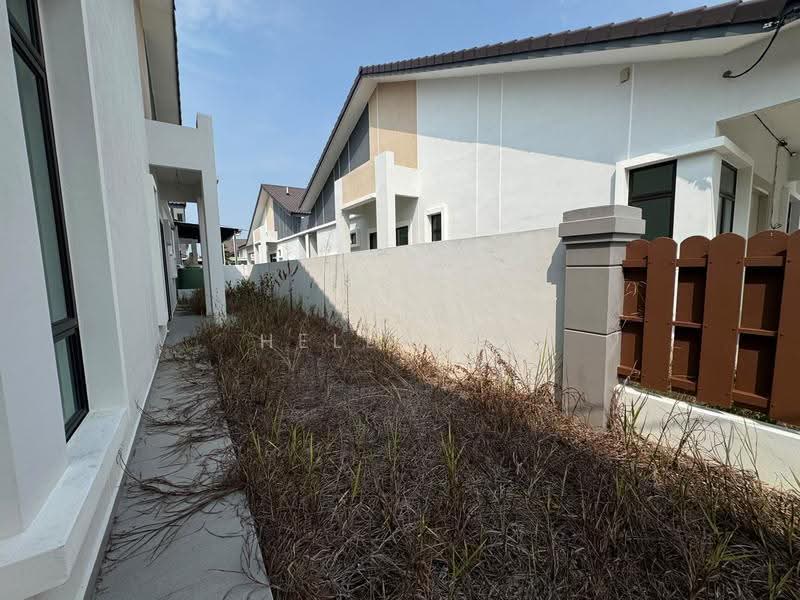 Semi-Detached House for Sale in Bandar Botani Parkland (Jasin) - Helen BF - Exterior - PropertyGuru.com.my