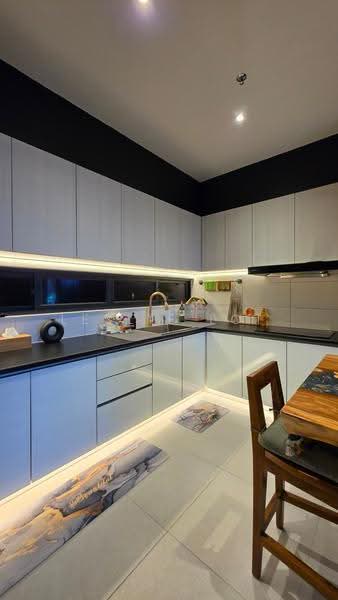 Apartment for Sale at Doncaster Residence - Leslie Loi - Kitchen - PropertyGuru.com.my