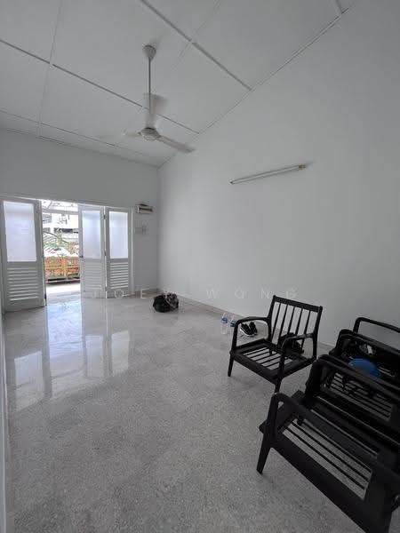 Rumah Teres 1.5-Tingkat untuk Disewa di Seksyen 19 (Petaling Jaya) - Joey Wong - Living Room - PropertyGuru.com.my