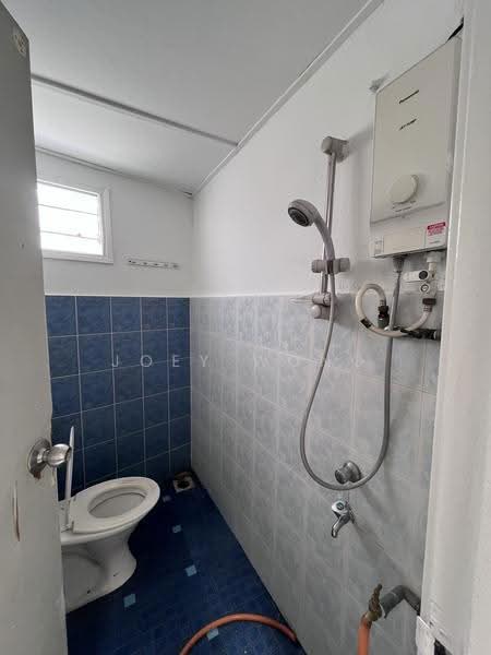 Rumah Teres 1.5-Tingkat untuk Disewa di Seksyen 19 (Petaling Jaya) - Joey Wong - Bathroom - PropertyGuru.com.my