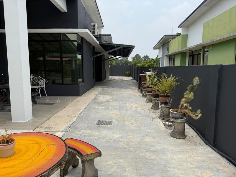 Semi-Detached House for Sale in Taman Dataran Abadi (Sepang) - Fauran Nawawi - PropertyGuru.com.my