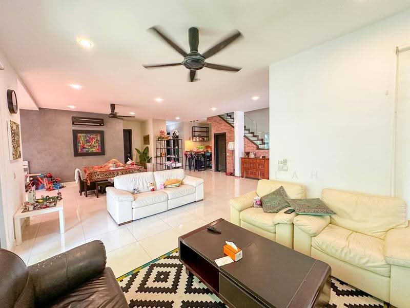 Rumah Berkembar untuk Dijual di Bangi Lakehill Villas (Bangi) - Fauzi Abdullah - Living Room - PropertyGuru.com.my