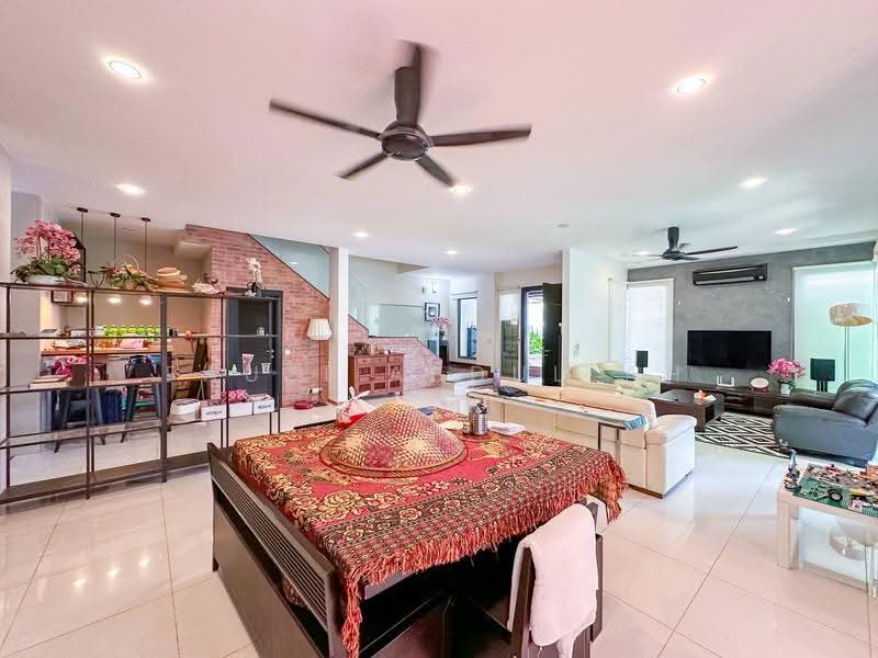 Rumah Berkembar untuk Dijual di Bangi Lakehill Villas (Bangi) - Fauzi Abdullah - Living Room - PropertyGuru.com.my