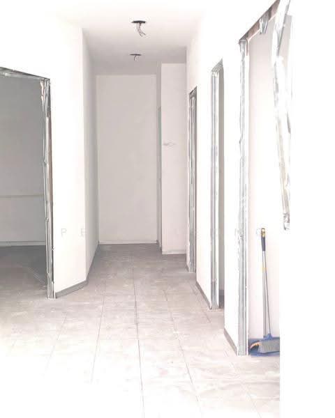 Shop / Office for Sale in Penampang (Sabah) - Peter Leong - Corridor - PropertyGuru.com.my