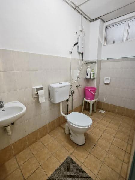 Shop / Office for Rent in Taman Seri Orkid (Skudai) - Hong En Yap - Bathroom - PropertyGuru.com.my