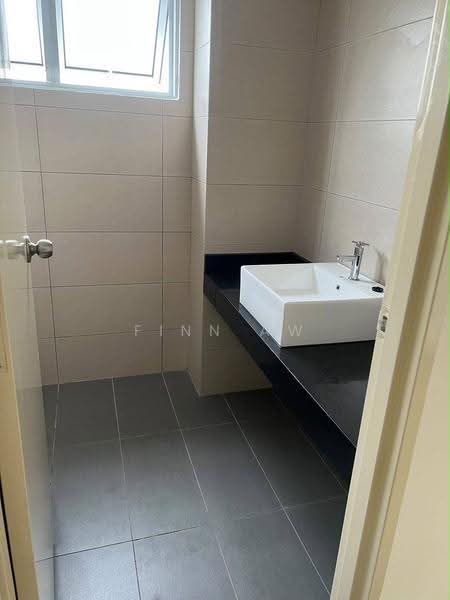 Pangsapuri untuk Disewa di Larkin Residence Phase 2 - Finn Aw - Bathroom - PropertyGuru.com.my