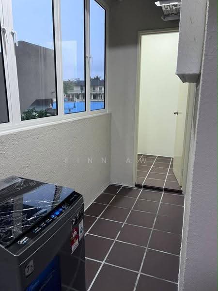 Pangsapuri untuk Disewa di Larkin Residence Phase 2 - Finn Aw - Balcony - PropertyGuru.com.my