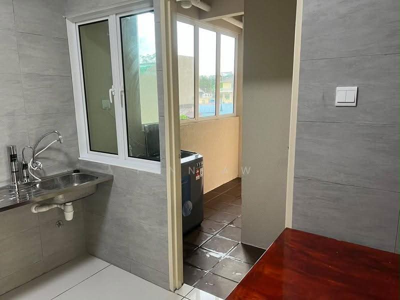 Pangsapuri untuk Disewa di Larkin Residence Phase 2 - Finn Aw - Kitchen - PropertyGuru.com.my