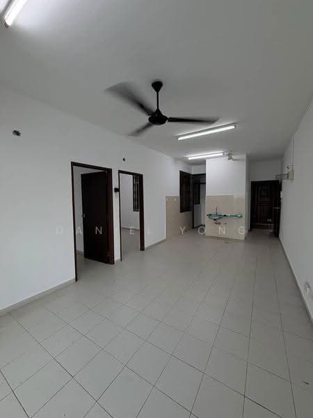 Apartment for Sale at Lake View Suites - Daniel Yong - Interior - PropertyGuru.com.my