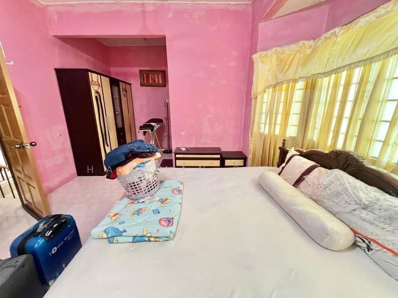Rumah Teres 2-Tingkat untuk Dijual di Taman Kapar Indah (Kapar) - Hazeman Omar - Bedroom - PropertyGuru.com.my