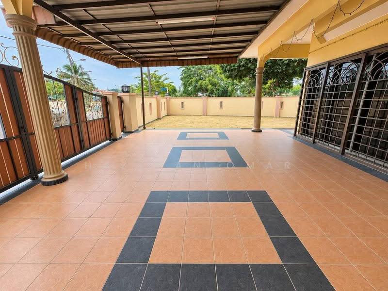 Rumah Teres 2-Tingkat untuk Dijual di Taman Kapar Indah (Kapar) - Hazeman Omar - Exterior - PropertyGuru.com.my