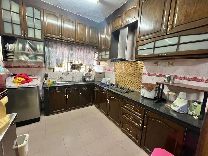 Rumah Teres 2-Tingkat untuk Dijual di Taman Kapar Indah (Kapar) - Hazeman Omar - Kitchen - PropertyGuru.com.my