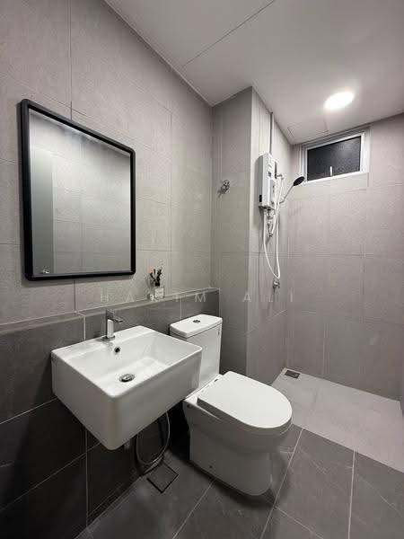 Kondominium untuk Disewa di Lakefront Residence - Hakim Ali - Bathroom - PropertyGuru.com.my