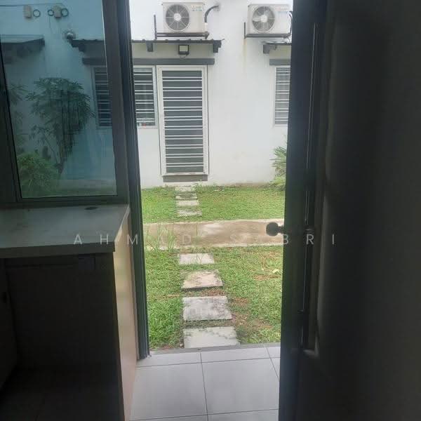 Rumah Bandar untuk Disewa di Cybersouth (Dengkil) - Ahmad Sabri - Exterior - PropertyGuru.com.my
