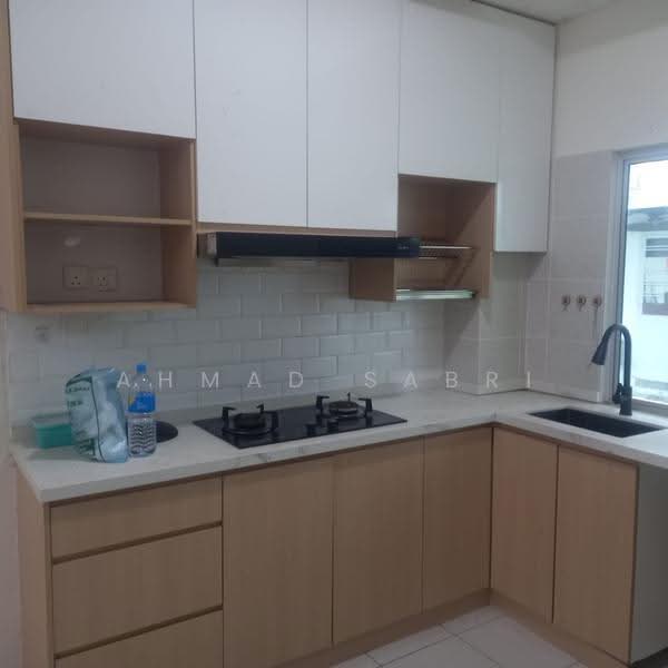 Rumah Bandar untuk Disewa di Cybersouth (Dengkil) - Ahmad Sabri - Kitchen - PropertyGuru.com.my