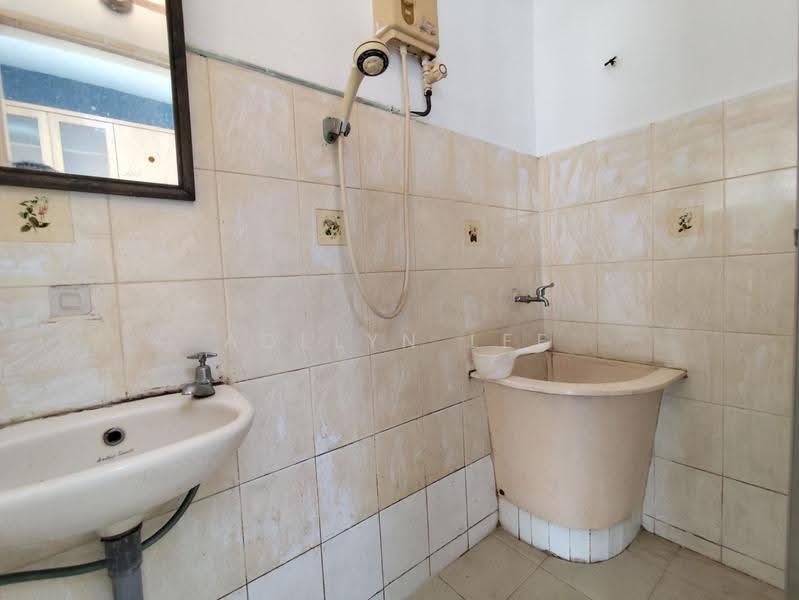 Rumah Teres 2-Tingkat untuk Dijual di Taman Midah (Cheras) - Adelyn Lee - Bathroom - PropertyGuru.com.my