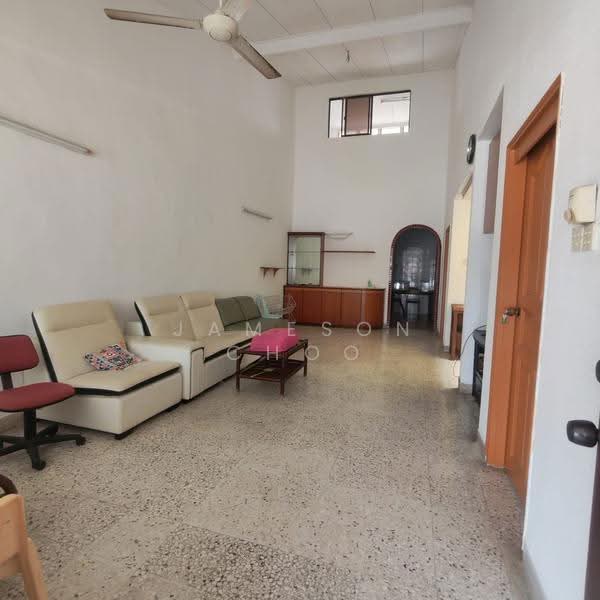 1.5-storey Terraced House for Rent in Taman Pelangi (Johor Bahru) - Jameson Choo - Living Room - PropertyGuru.com.my
