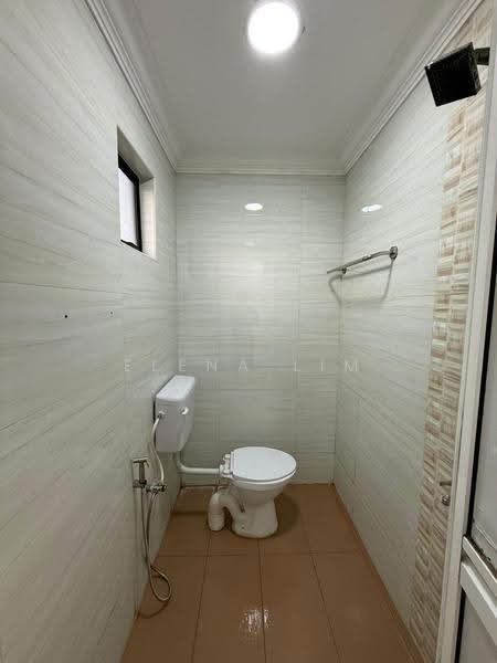 2-storey Terraced House for Sale in Taman Pasir Putih (Pasir Gudang) - Elena Lim - Bathroom - PropertyGuru.com.my