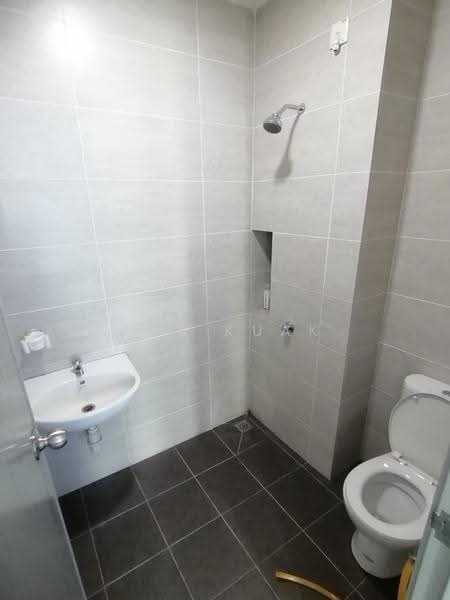 Service Residence for Sale at Palm Garden - Roy Kuak - Bathroom - PropertyGuru.com.my