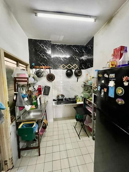 Apartment for Sale at Sri Teratai Apartment - Zack Yahya - Kitchen - PropertyGuru.com.my