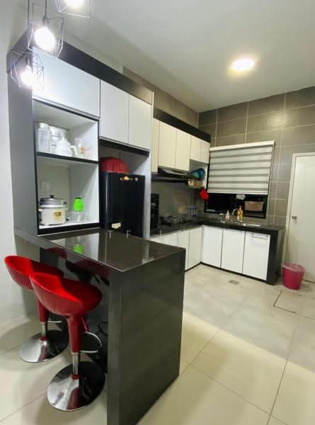Rumah Teres untuk Disewa di Bandar Springhill (Jimah) - TF Lee - Kitchen - PropertyGuru.com.my