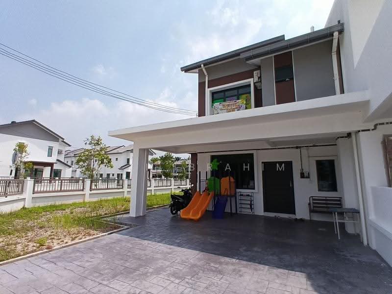 2-storey Terraced House for Sale in Saujana Utama (Puncak Alam) - Azli Ibrahim - Exterior - PropertyGuru.com.my
