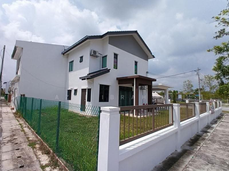 2-storey Terraced House for Sale in Saujana Utama (Puncak Alam) - Azli Ibrahim - Exterior - PropertyGuru.com.my