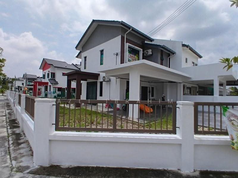 2-storey Terraced House for Sale in Saujana Utama (Puncak Alam) - Azli Ibrahim - Exterior - PropertyGuru.com.my