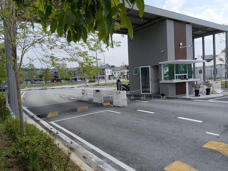 2-storey Terraced House for Sale in Saujana Utama (Puncak Alam) - Azli Ibrahim - Exterior - PropertyGuru.com.my