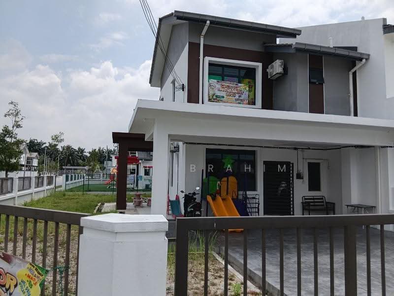 2-storey Terraced House for Sale in Saujana Utama (Puncak Alam) - Azli Ibrahim - Exterior - PropertyGuru.com.my
