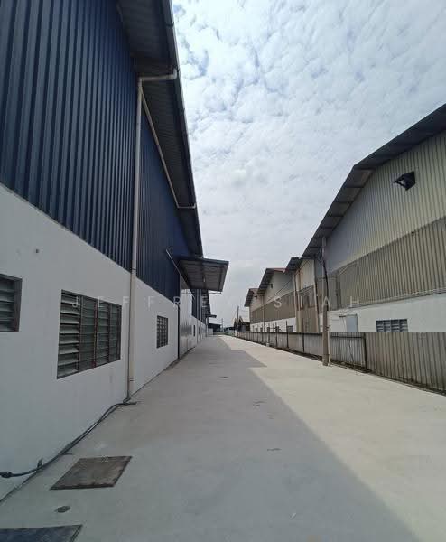 Warehouse for Rent in Taman Industri Integrasi Rawang (Rawang) - Jeffrey Siah - Exterior - PropertyGuru.com.my
