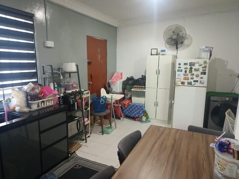 2-storey Terraced House for Sale in Taman Muhibbah (Kulai) - Ee Fong Toh - Kitchen - PropertyGuru.com.my