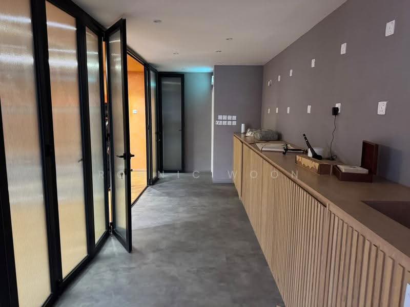 Terrace Factory for Rent in Taman Sains Selangor (Kota Damansara) - Ronnic Woon - Corridor - PropertyGuru.com.my