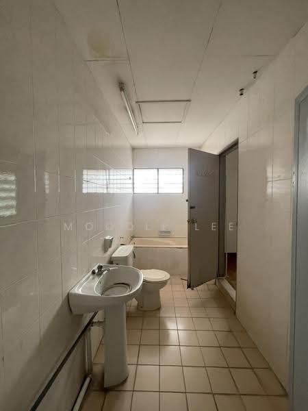Apartment for Sale at Westlands Court - Mocole Lee - Bathroom - PropertyGuru.com.my