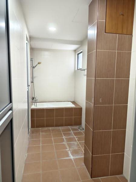 Kondominium untuk Dijual di De Tropicana - Adelyn Lee - Bathroom - PropertyGuru.com.my
