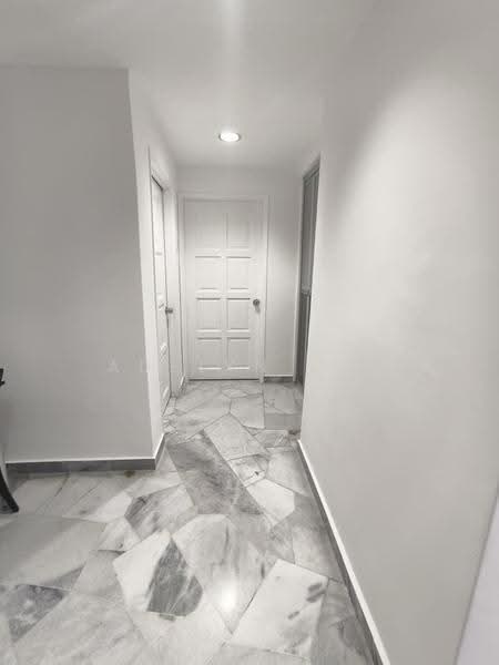 Kondominium untuk Dijual di De Tropicana - Adelyn Lee - Corridor - PropertyGuru.com.my