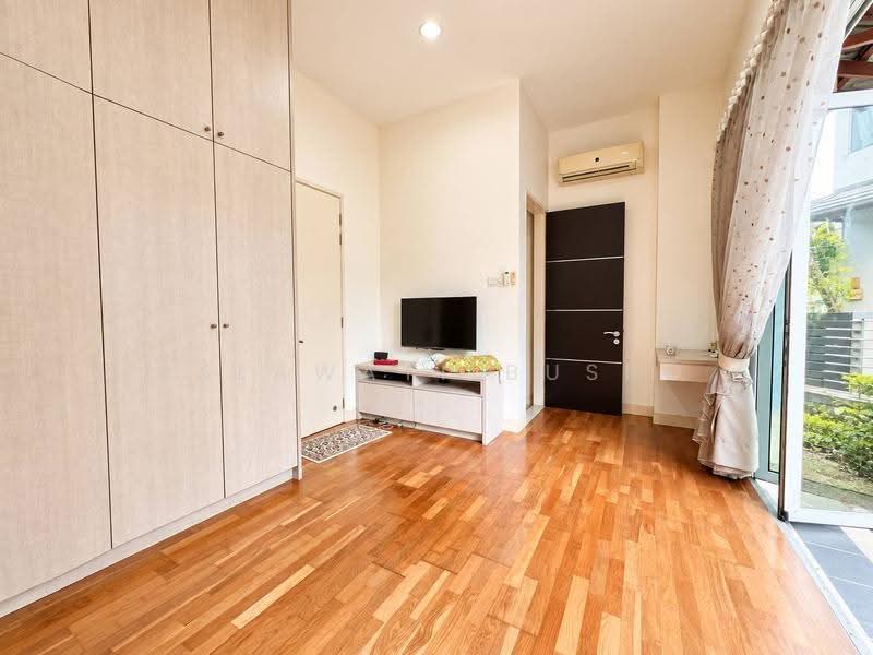 Bungalow House for Sale in Seksyen 13 (Shah Alam) - Salawati Busro - Bedroom - PropertyGuru.com.my