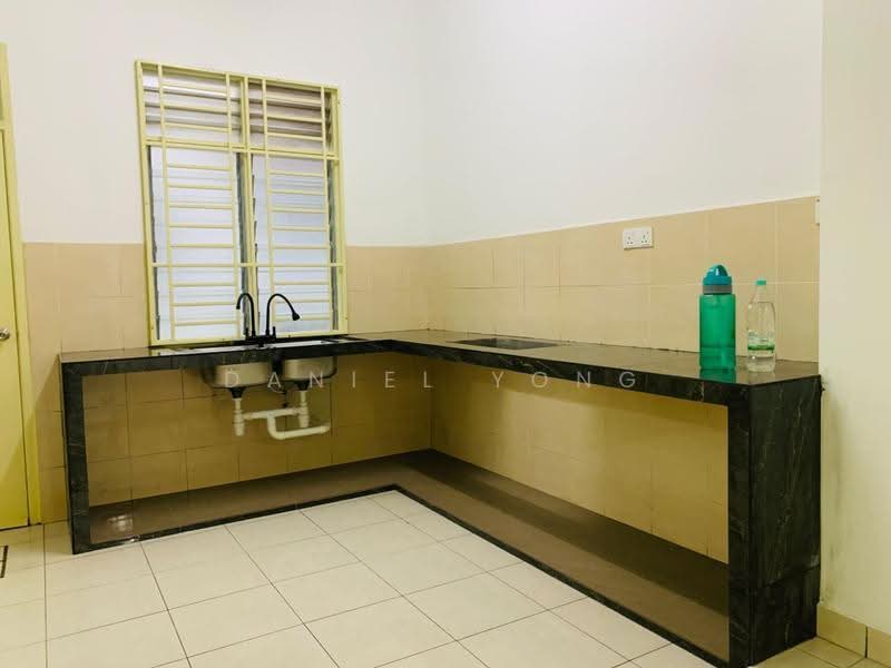 2-storey Terraced House for Sale in Bandar Pulai Jaya (Kulai) - Daniel Yong - Kitchen - PropertyGuru.com.my