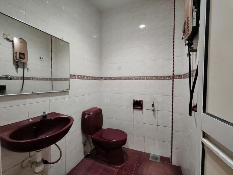 1-storey Terraced House for Sale in Pandan Perdana (Ampang) - Gavin Tham - Bathroom - PropertyGuru.com.my