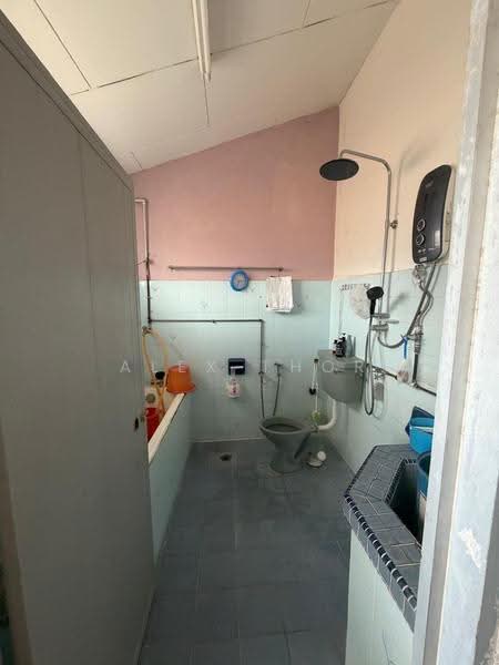 2-storey Terraced House for Sale in Taman Pekaka (Sungai Dua) - Alex Thor - Bathroom - PropertyGuru.com.my